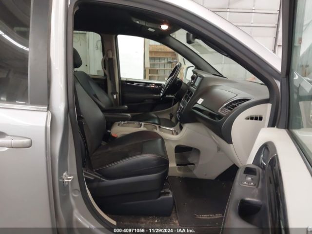 2C4RDGCG3KR760932 Dodge Grand Caravan Sxt