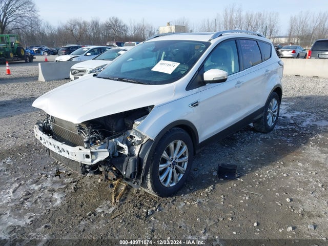 Ford Escape Titanium 2017 1FMCU9JD8HUE32388 Image 2