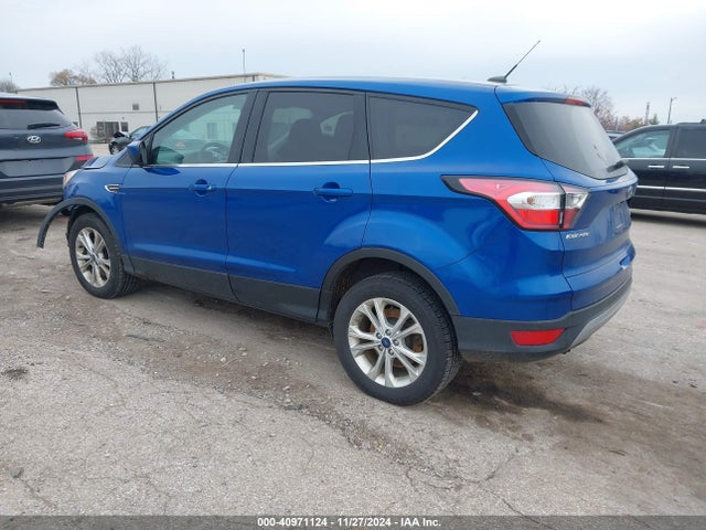 Ford ESCAPE SE 2017 1FMCU9GD1HUC93583 Image 3