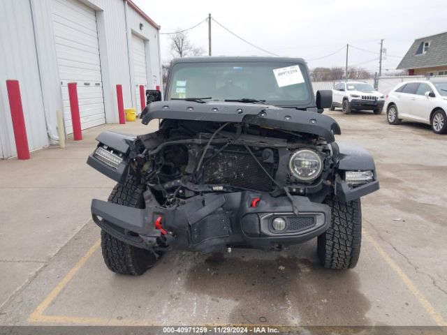 1C4HJXFG2JW110933 Jeep Wrangler Unlimited Rubicon 4x4