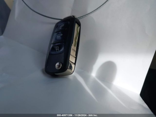 3VWDB7AJ6JM220640 Volkswagen Jetta 1.4t Se/1.4t Wolfsburg Edition