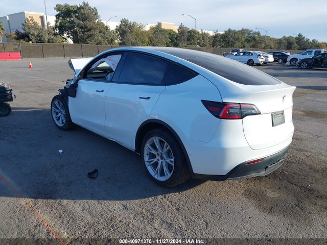 2022 TESLA MODEL Y 7SAYGDEE5NF362492 Photo 2