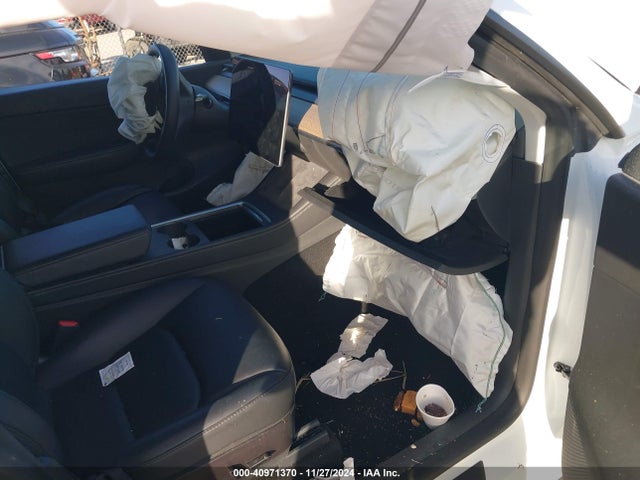 2022 TESLA MODEL Y 7SAYGDEE5NF362492 Photo 4