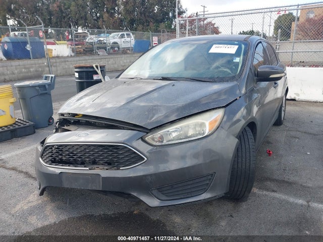 Ford FOCUS SE 2016 1FADP3F21GL331790 Image 2