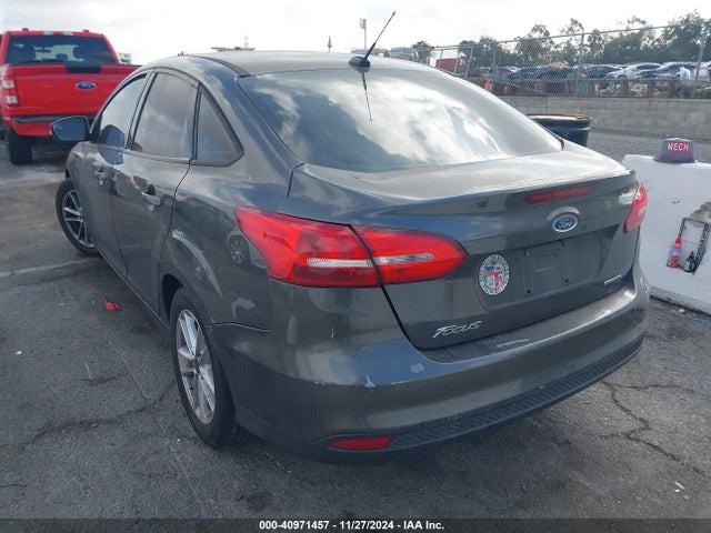 Ford FOCUS SE 2016 1FADP3F21GL331790 Image 3