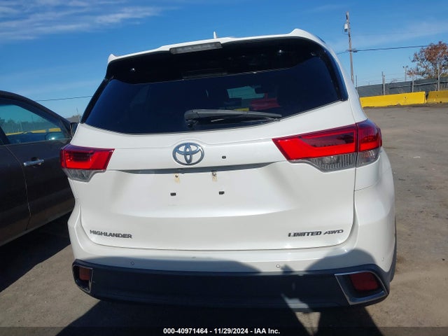 Toyota Highlander Limited Platinum 2017 5TDDZRFH9HS369988 Image 16