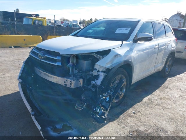 Toyota Highlander Limited Platinum 2017 5TDDZRFH9HS369988 Image 2