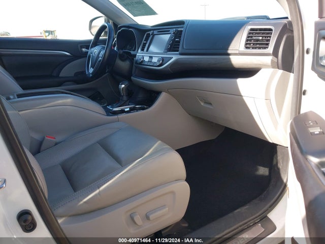 Toyota Highlander Limited Platinum 2017 5TDDZRFH9HS369988 Image 5