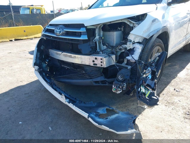 Toyota Highlander Limited Platinum 2017 5TDDZRFH9HS369988 Image 6