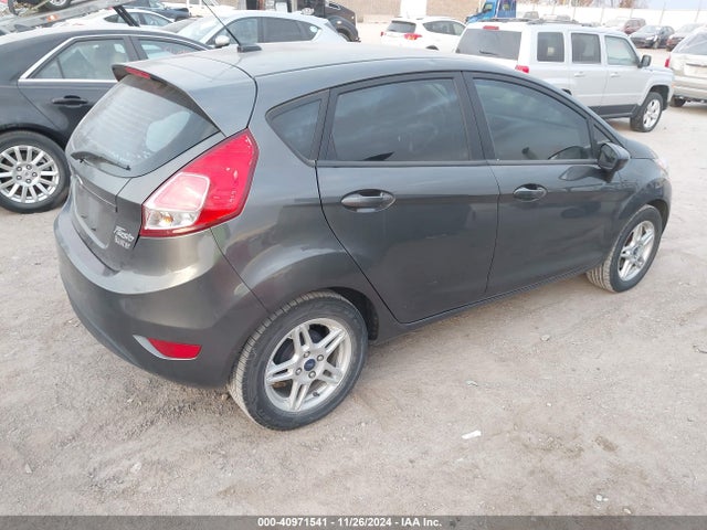 Ford FIESTA SE 2018 3FADP4EJ3JM132387 Image 4