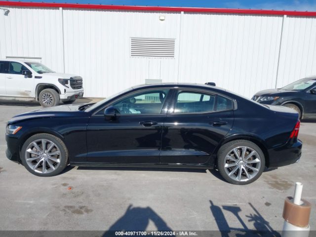 7JRA22TK8LG066221 Volvo S60 T6 Momentum