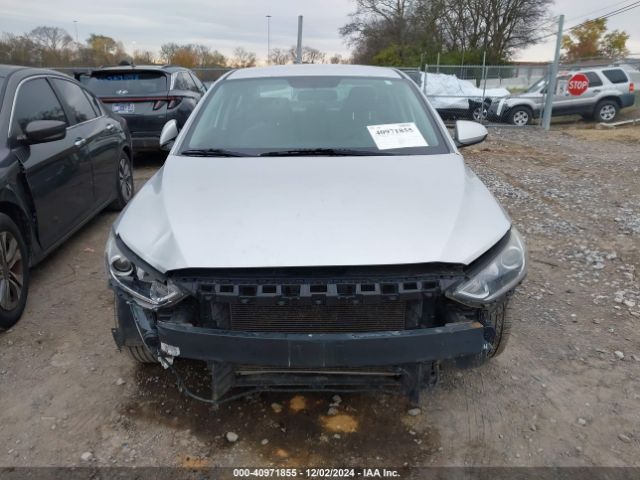 5NPD84LF3HH061178 Hyundai ELANTRA SE