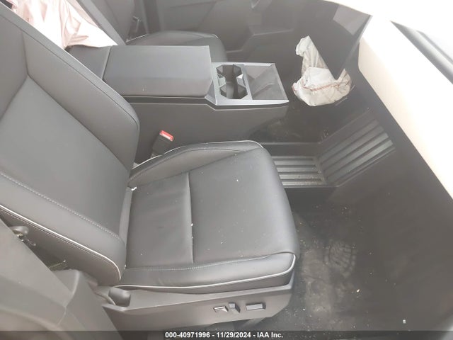 2024 TESLA CYBERTRUCK 7G2CEHED6RA010128 Photo 4