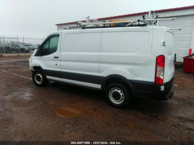 1FTBR1Y8XNKA39852 Ford Transit-250 Cargo Van