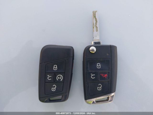 3VV2B7AXXJM121562 Volkswagen Tiguan 2.0t Se/2.0t Sel