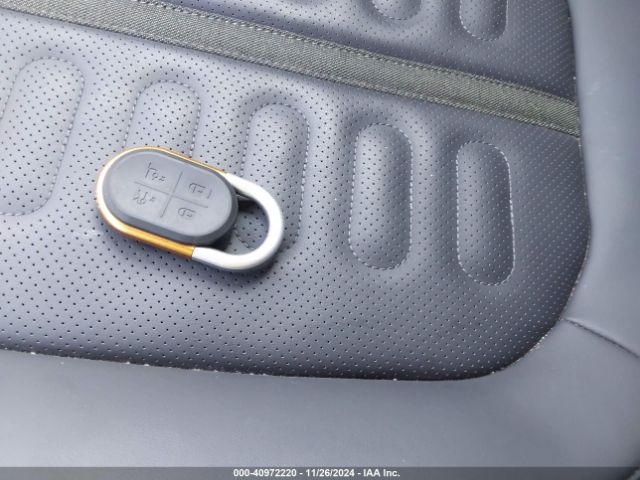 7PDSGABA8PN019739 Rivian R1s Adventure