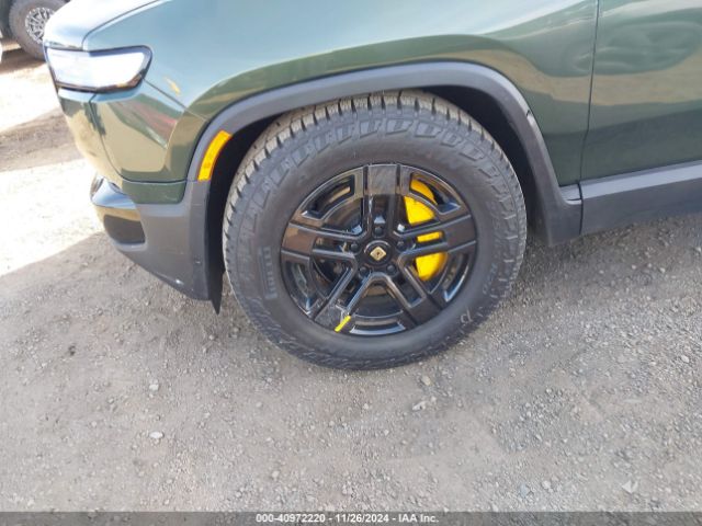 7PDSGABA8PN019739 Rivian R1s Adventure