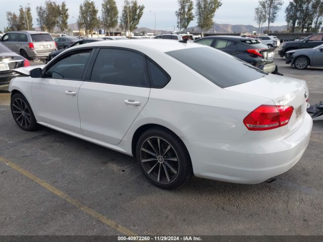 1VWAP7A33EC024698 Volkswagen Passat 2.5l S