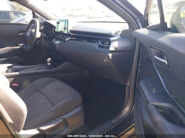 NMTKHMBX3JR010702 Toyota C-hr Xle Premium