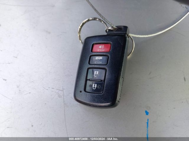 4T1BD1FK8HU207182 Toyota Camry Hybrid Xle
