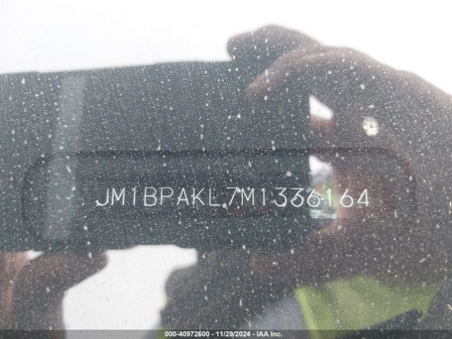JM1BPAKL7M1336164 Mazda Mazda3 Select