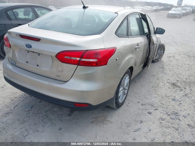Ford FOCUS SE 2017 1FADP3F20HL265377 Image 4