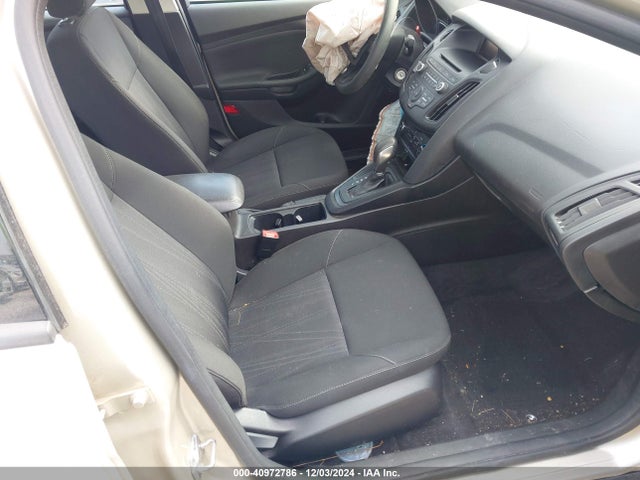Ford FOCUS SE 2017 1FADP3F20HL265377 Image 5