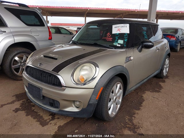 2009 MINI COOPER S WMWMF73539TW83059 Photo 1