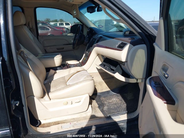 2008 CADILLAC ESCALADE ESV 1GYFK66808R268925 Photo 4