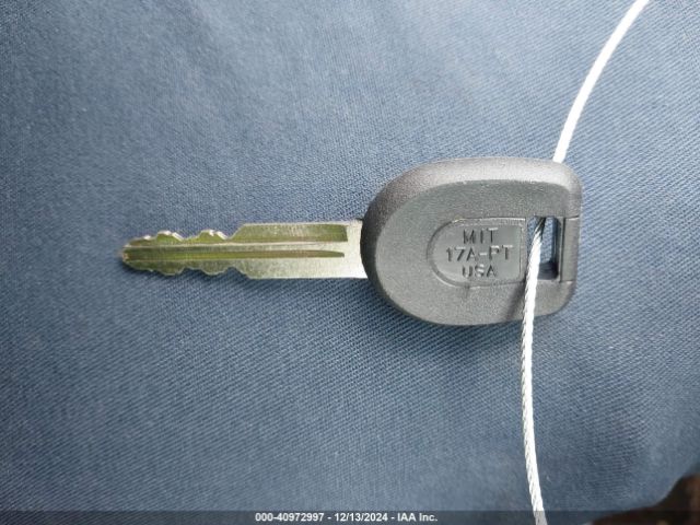 JA4AD2A39HZ044268 Mitsubishi Outlander Es