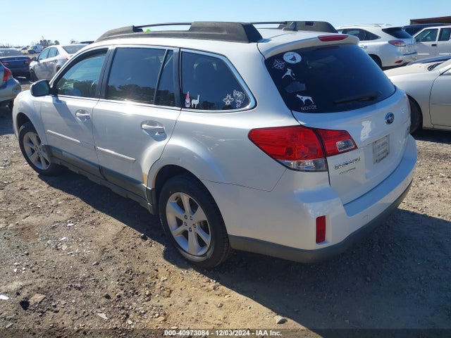 Subaru Outback 2.5i Premium 2014 4S4BRBECXE3325530 Image 3