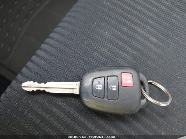 Toyota RAV4 LE 2017 2T3BFREVXHW631605 Image 11