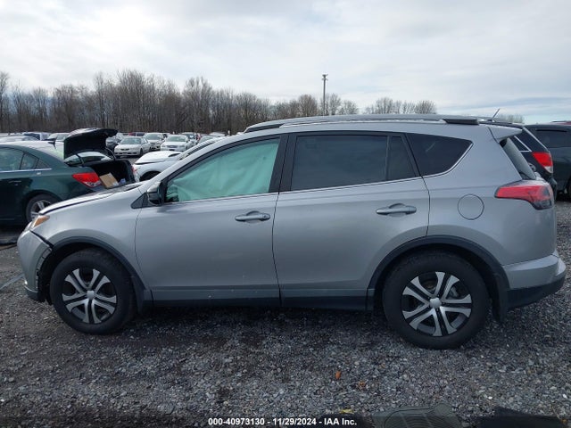 Toyota RAV4 LE 2017 2T3BFREVXHW631605 Image 14