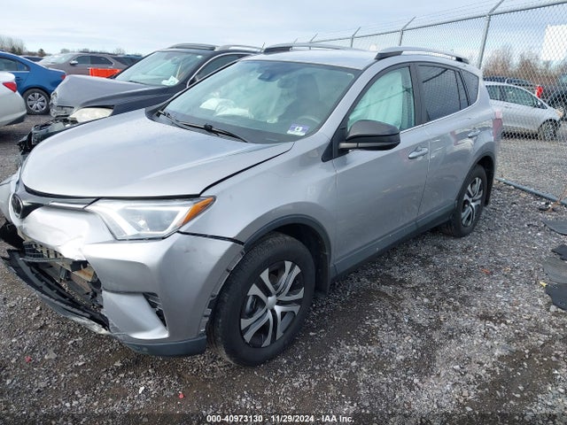 Toyota RAV4 LE 2017 2T3BFREVXHW631605 Image 2