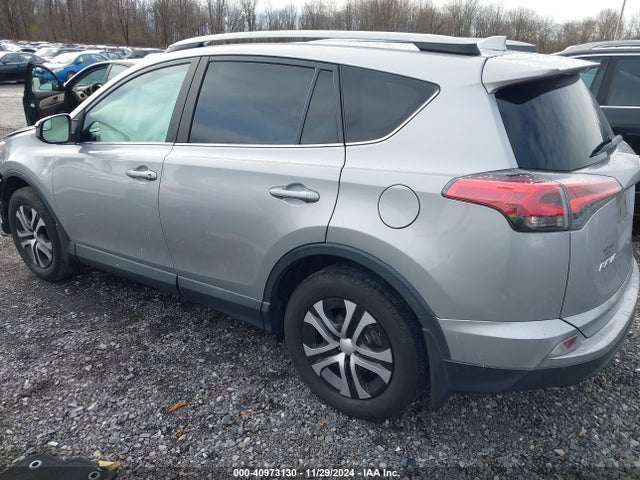 Toyota RAV4 LE 2017 2T3BFREVXHW631605 Image 3