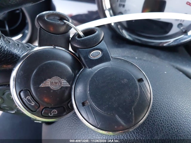 2011 MINI COOPER S WMWSV3C55BTY22407 Photo 10