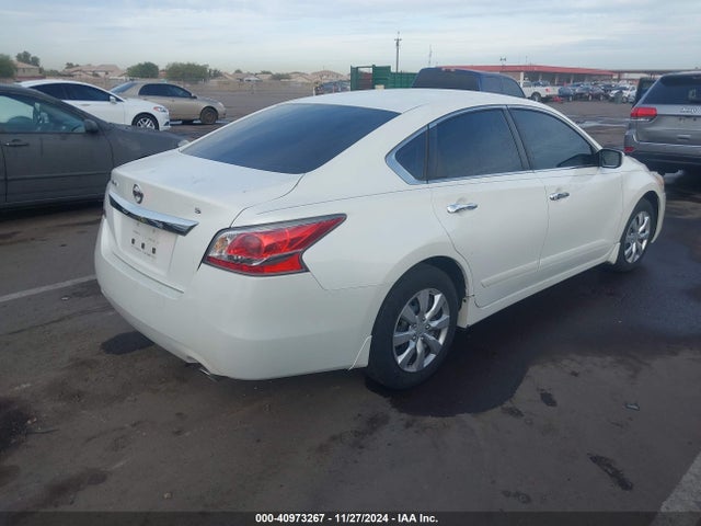 Nissan Altima 2.5 S 2014 1N4AL3AP3EN356919 Image 4