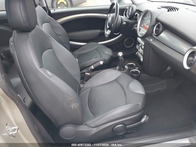 2007 MINI COOPER S WMWMF73517TT82867 Photo 4