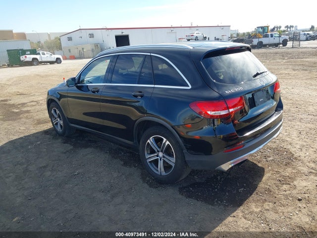 Mercedes-Benz GLC 300 2016 WDC0G4JB5GF058965 Image 3