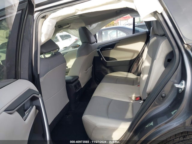 Toyota Rav4 Limited 2019 JTMN1RFV6KD028150 Image 8