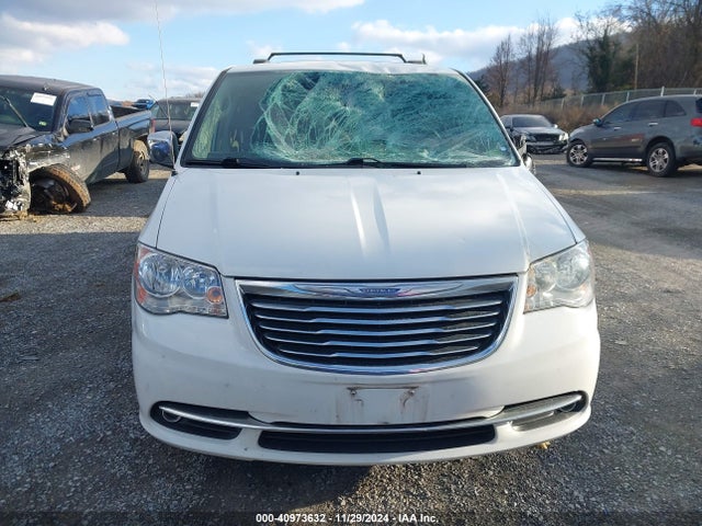 2C4RC1JG9FR743013 Chrysler Town & Country Limited