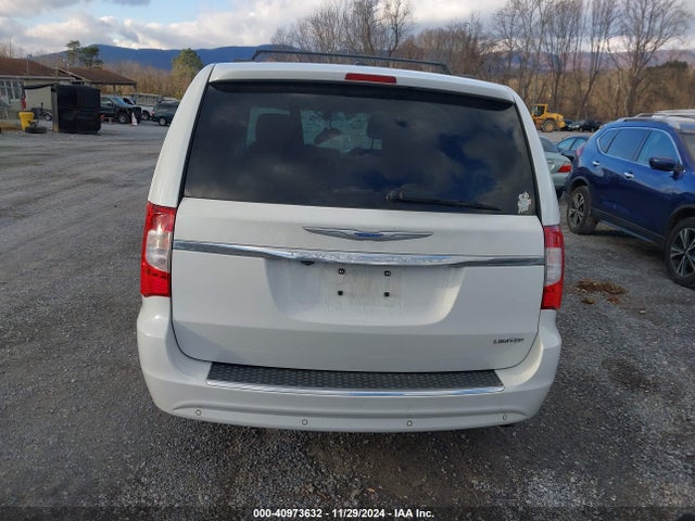 2C4RC1JG9FR743013 Chrysler Town & Country Limited