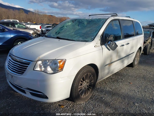 2C4RC1JG9FR743013 Chrysler Town & Country Limited