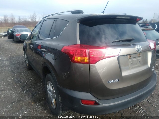 Toyota RAV4 LE 2015 2T3BFREV8FW237873 Image 3