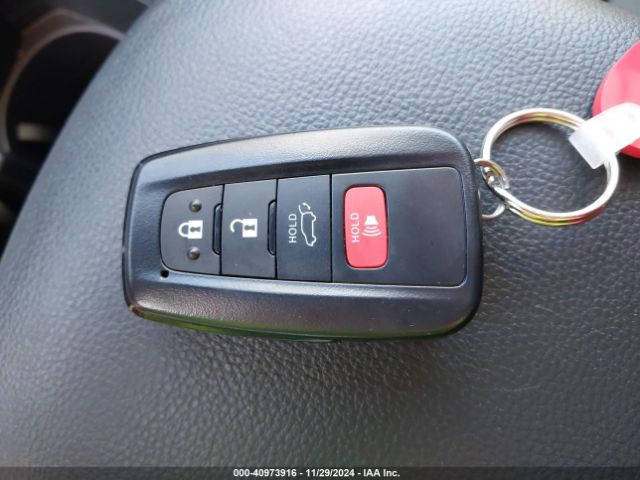 2T3RWRFV8RW251032 Toyota Rav4 Hybrid Xle