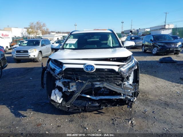 2T3RWRFV8RW251032 Toyota Rav4 Hybrid Xle