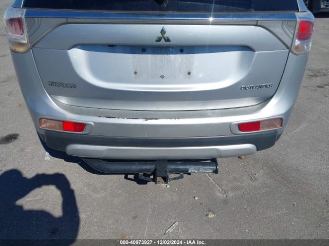 JA4AD3A39FZ007899 Mitsubishi Outlander Se
