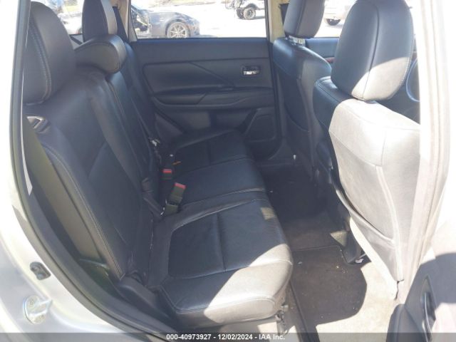 JA4AD3A39FZ007899 Mitsubishi Outlander Se