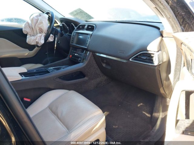 2018 JAGUAR F-PACE SADCK2GX0JA201869 Photo 4