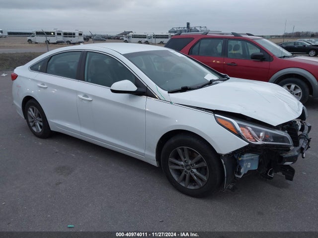 Hyundai SONATA SE 2016 5NPE24AF5GH306148 Image 1